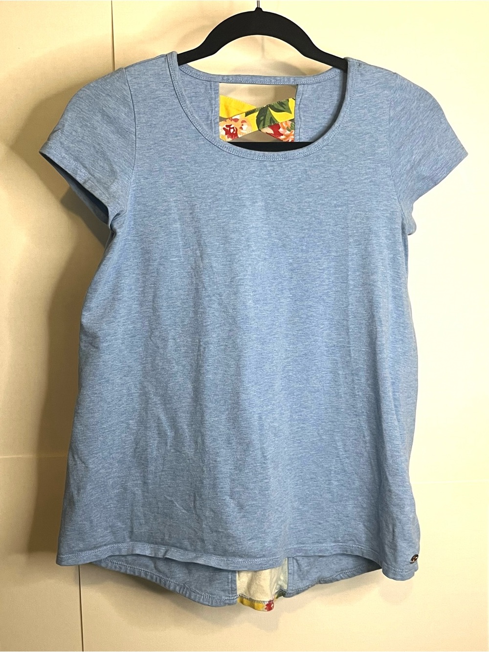 435 Matilda Jane Girl’s Size 14 Blue Cap Sleeve Top w/ Yellow Floral Back Panel